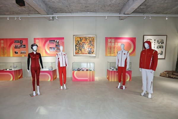“揚(yáng)帆起航 為巴黎喝彩”中國(guó)體育文化展展廳。 主辦方供圖