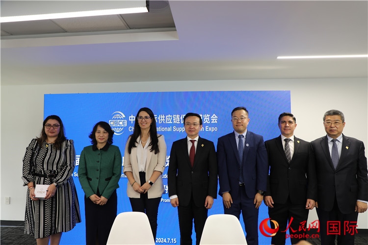 嘉賓合影。人民網(wǎng) 埃內(nèi)斯托·多明戈斯攝