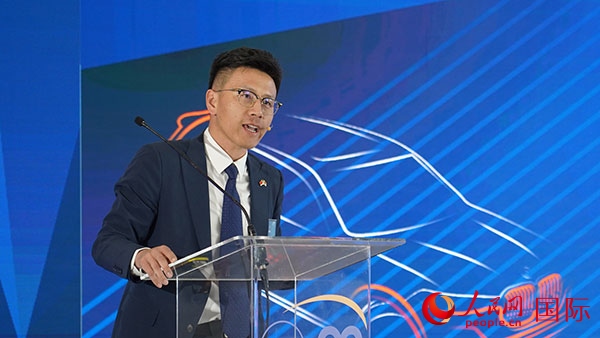 延鋒彼歐南非公司總經(jīng)理張鑫致辭。人民網(wǎng) 張茜攝