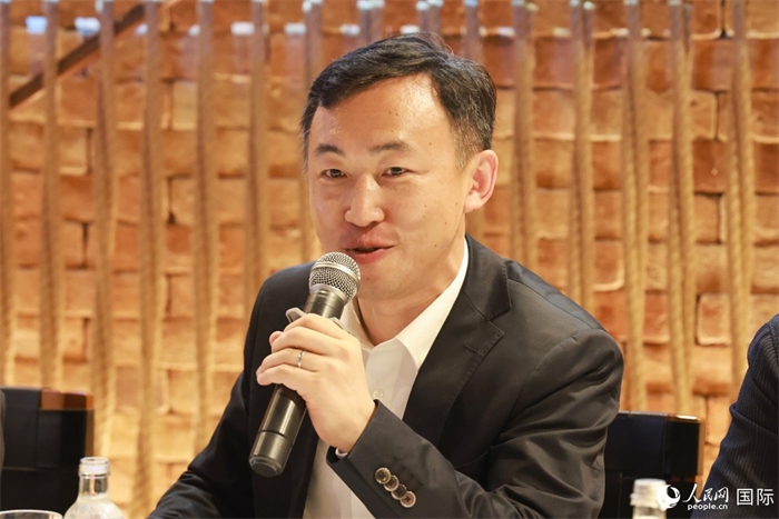 中國駐里約熱內(nèi)盧代總領(lǐng)事王海濤在座談會(huì)上致辭。人民網(wǎng)記者 陳海琪攝