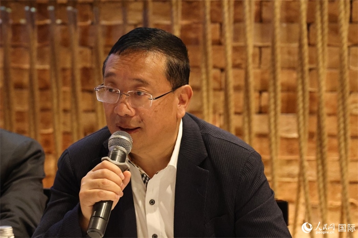 巴西文協(xié)主席上官建峰在座談會(huì)上致辭。人民網(wǎng)記者 陳海琪攝