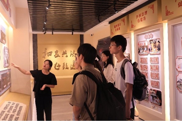 中央民族大學(xué)與中國人民大學(xué)聯(lián)合開展“大國邊疆”實踐調(diào)研活動。校方供圖