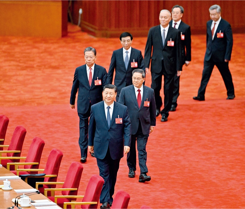 中國(guó)共產(chǎn)黨第二十屆中央委員會(huì)第三次全體會(huì)議，于2024年7月15日至18日在北京舉行。這是習(xí)近平、李強(qiáng)、趙樂(lè)際、王滬寧、蔡奇、丁薛祥、李希等步入會(huì)場(chǎng)。 新華社記者 岳月偉/攝