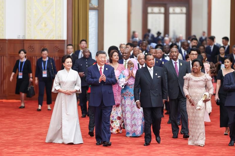 2024年9月4日晚，習(xí)近平主席和夫人彭麗媛在北京人民大會(huì)堂舉行宴會(huì)，歡迎來華出席中非合作論壇北京峰會(huì)的非方及國(guó)際貴賓。