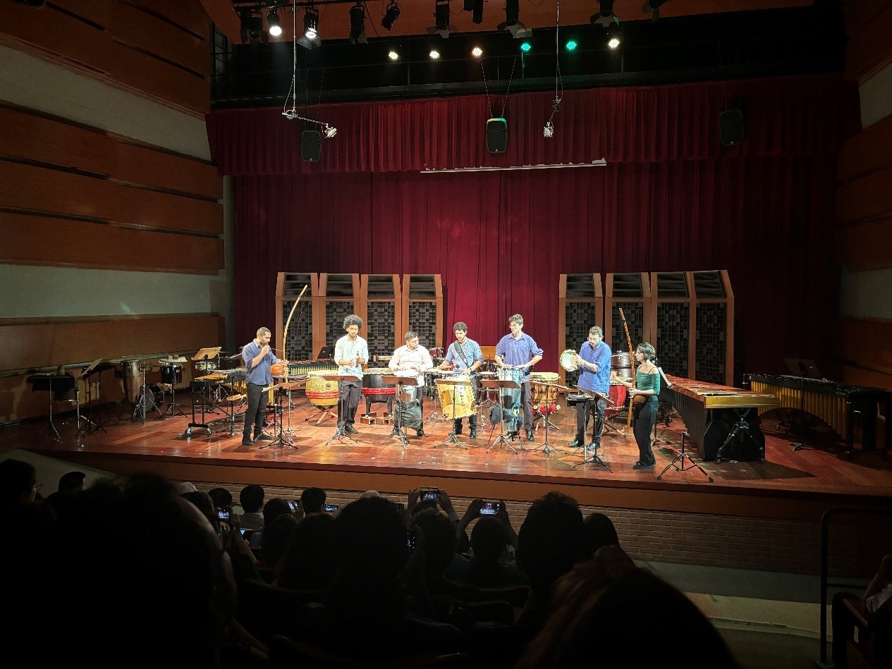 圣保羅州立大學藝術(shù)學院打擊樂團在活動上表演精彩的節(jié)目。 圣保羅州立大學孔子學院供圖