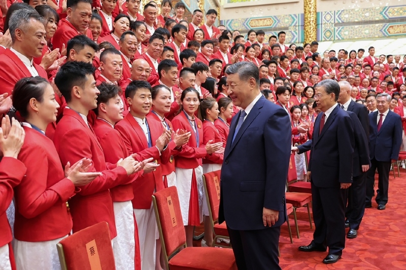 2024年8月20日，習(xí)近平總書(shū)記在人民大會(huì)堂接見(jiàn)第33屆夏季奧林匹克運(yùn)動(dòng)會(huì)中國(guó)體育代表團(tuán)全體成員。