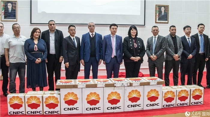 中企向阿爾及利亞大學(xué)捐贈電教設(shè)備活動現(xiàn)場。人民網(wǎng)記者 郝瑞敏攝