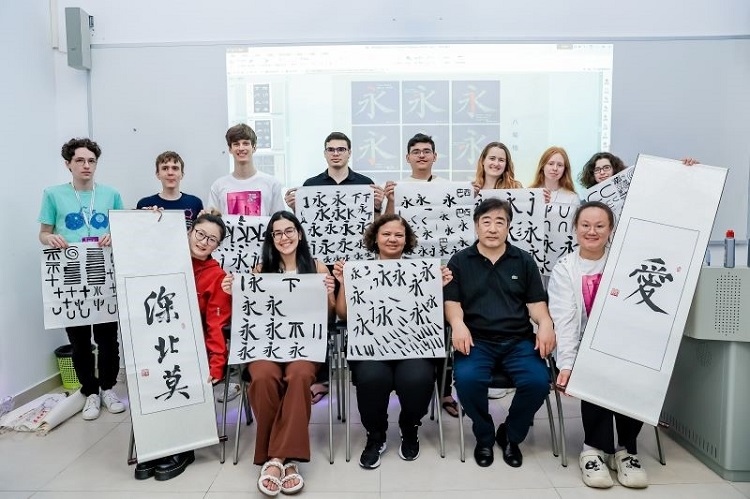 深北莫舉行文化交流活動。深北莫供圖