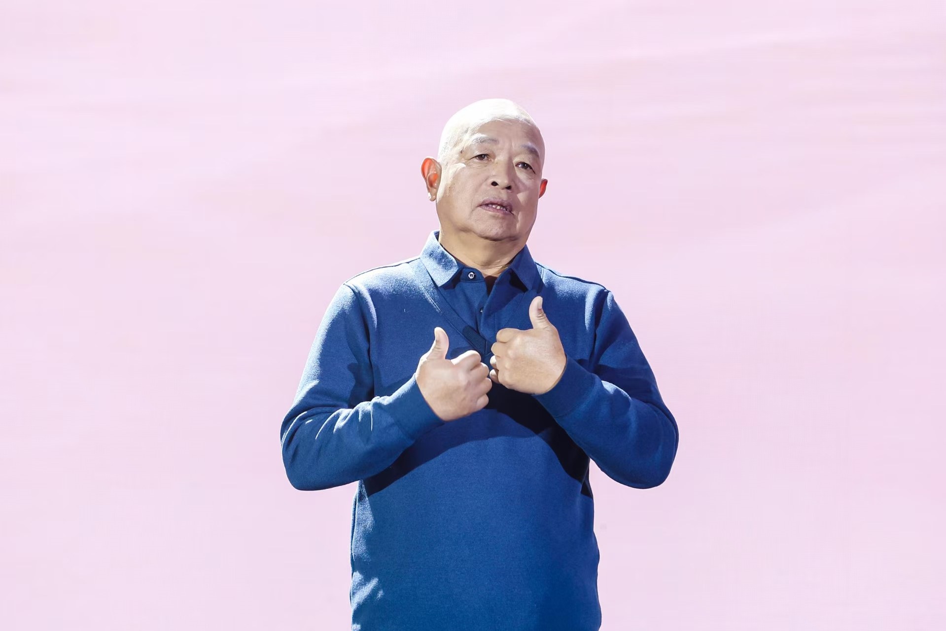 “山東好人”、煙臺市無聲洗車場經(jīng)理柳興濤。人民視頻供圖。