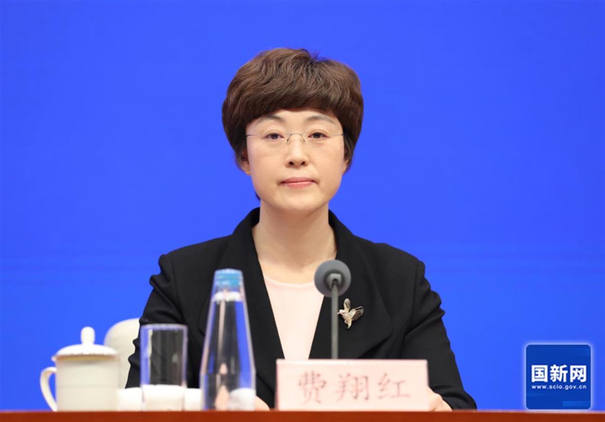司法部新聞發(fā)言人、法治宣傳中心主任費(fèi)翔紅。圖片來源：國新網(wǎng)
