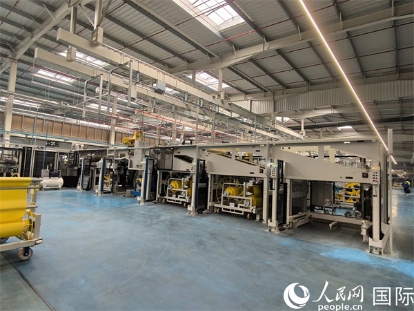 森麒麟在科技城的工廠內(nèi)部。人民網(wǎng)記者 黃培昭攝