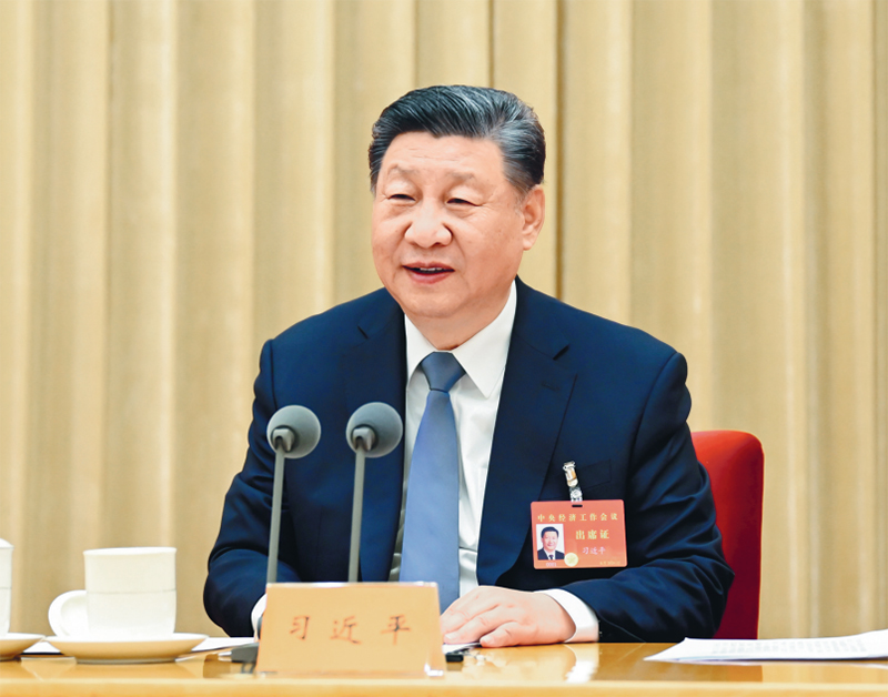2024年12月11日至12日，中央經(jīng)濟(jì)工作會議在北京舉行。中共中央總書記、國家主席、中央軍委主席習(xí)近平出席會議并發(fā)表重要講話。 新華社記者 謝環(huán)馳/攝