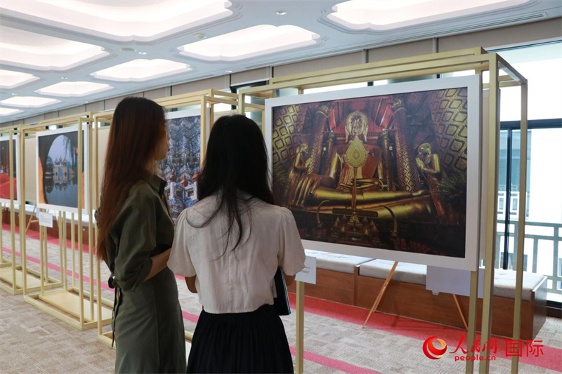 “遇見”攝影展現(xiàn)場。朱瀟逸攝