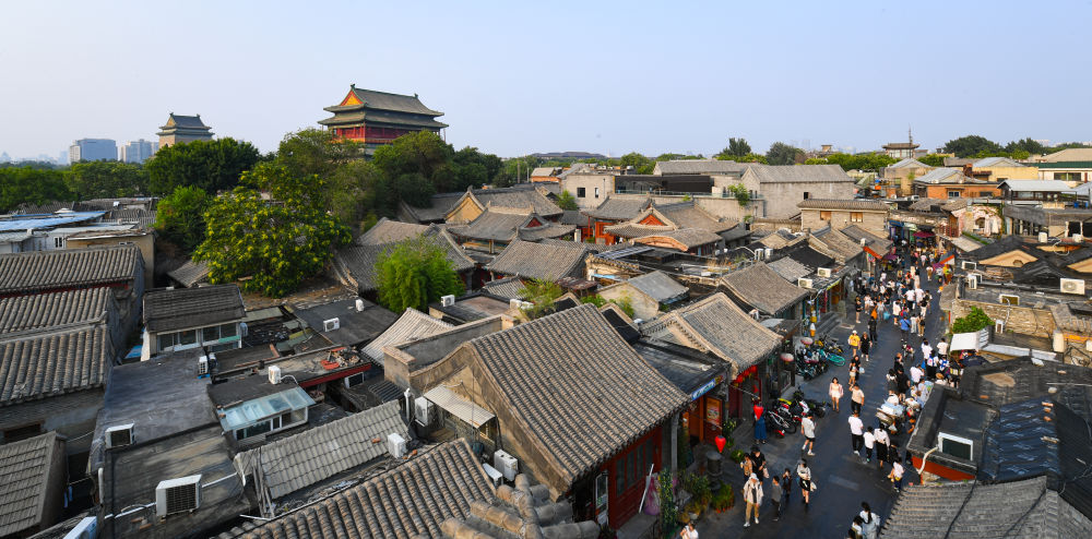 遠(yuǎn)眺鐘鼓樓。新華社記者 陳鐘昊 攝