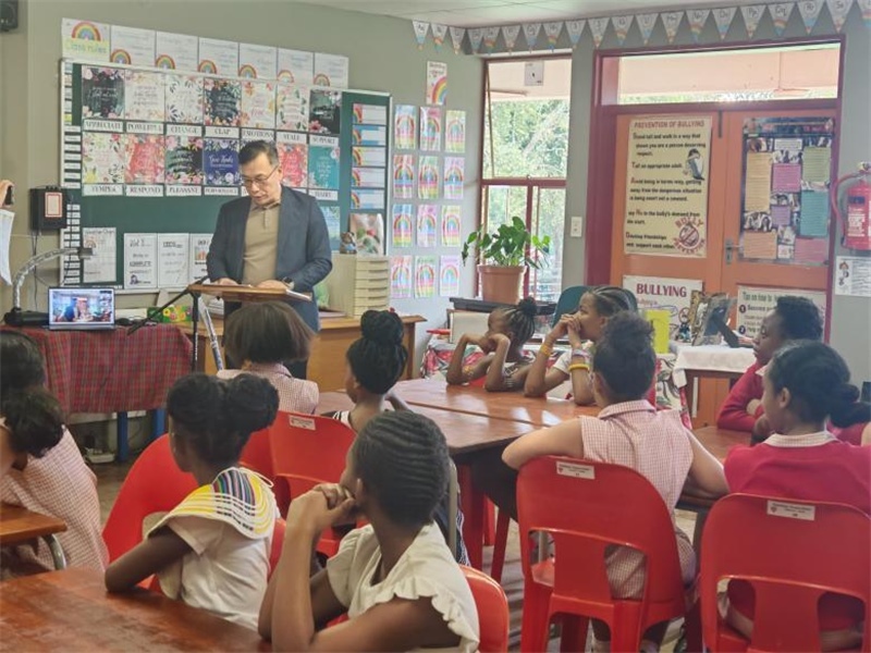 中國文化中心孔子課堂外方院長陸志雷博士發(fā)言。