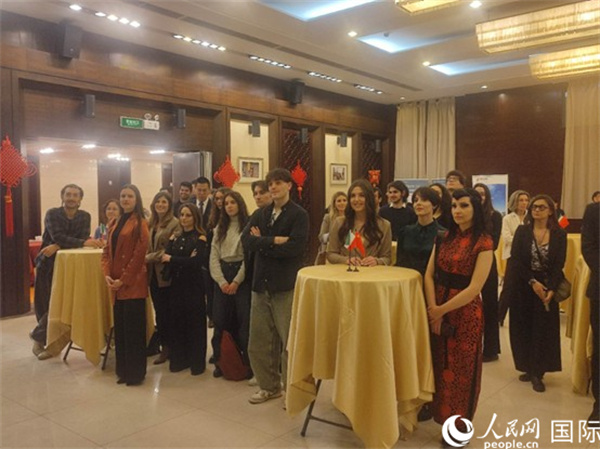 來(lái)自意大利多所高校的師生代表參加了此次活動(dòng)。人民網(wǎng)記者鄭彬攝