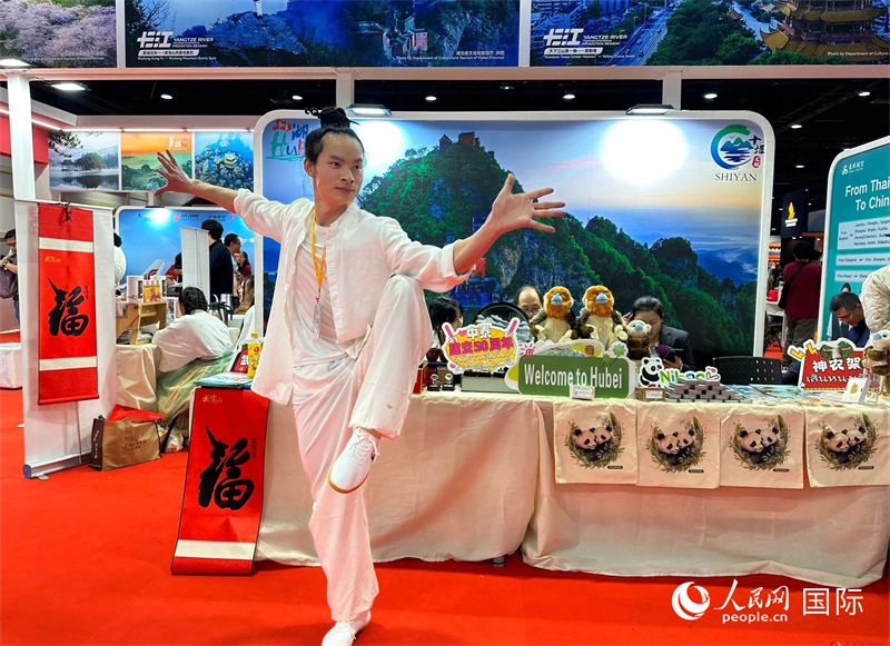 中國武當(dāng)功夫走進(jìn)東南亞，以精湛的武藝和飄逸的身姿詮釋中國武術(shù)的精髓。人民網(wǎng)記者 簡承淵攝