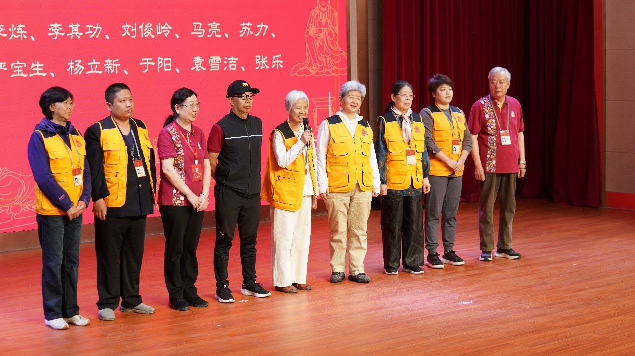 服務(wù)滿二十年志愿者代表發(fā)表感言。故宮博物院供圖