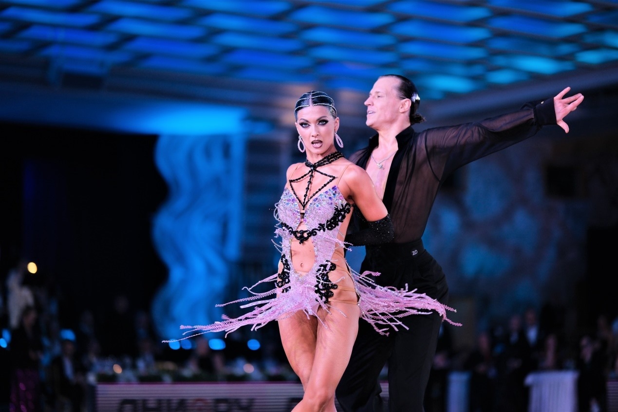 第七屆“克里姆林宮杯”國(guó)標(biāo)舞錦標(biāo)賽現(xiàn)場(chǎng)。于子恒攝