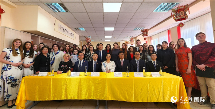 參加中文翻譯比賽全體人員合影。人民網(wǎng)記者 蔡子暢攝