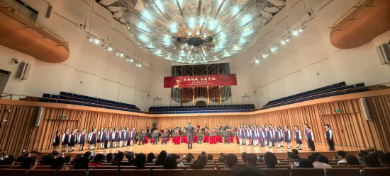 重慶大學城樹人小學校管樂團參加比賽。