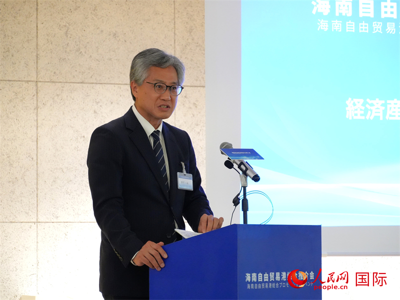日本經(jīng)濟產(chǎn)業(yè)省通商政策局審議官田中一成致辭。人民網(wǎng) 許可攝