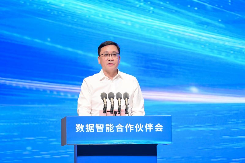 圖為河南省人民政府國有資產(chǎn)監(jiān)督管理委員會黨委委員、副主任李海峰。