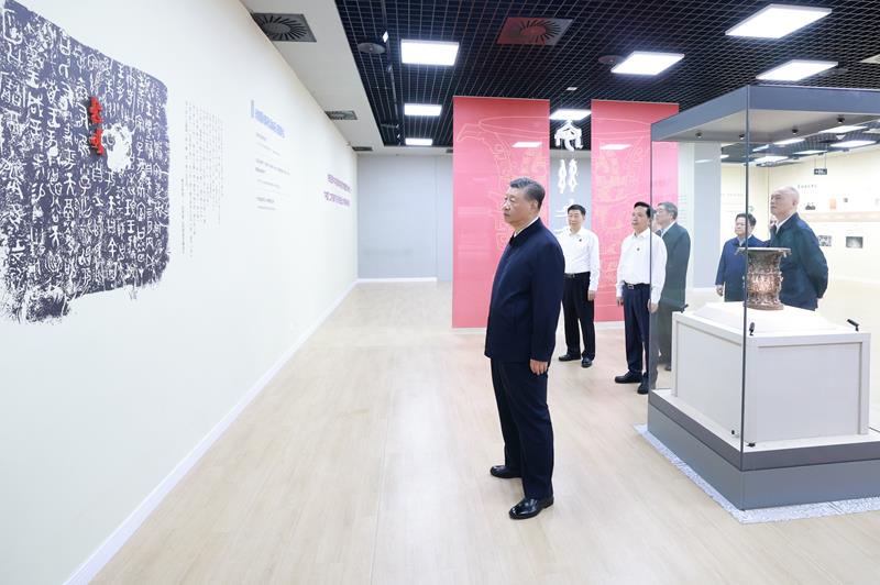 △2024年9月10日，習(xí)近平總書(shū)記來(lái)到陜西寶雞市參觀寶雞青銅器博物院。
